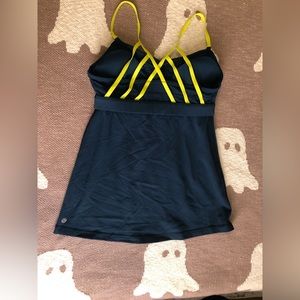 Lululemon tank top built in bra size 8